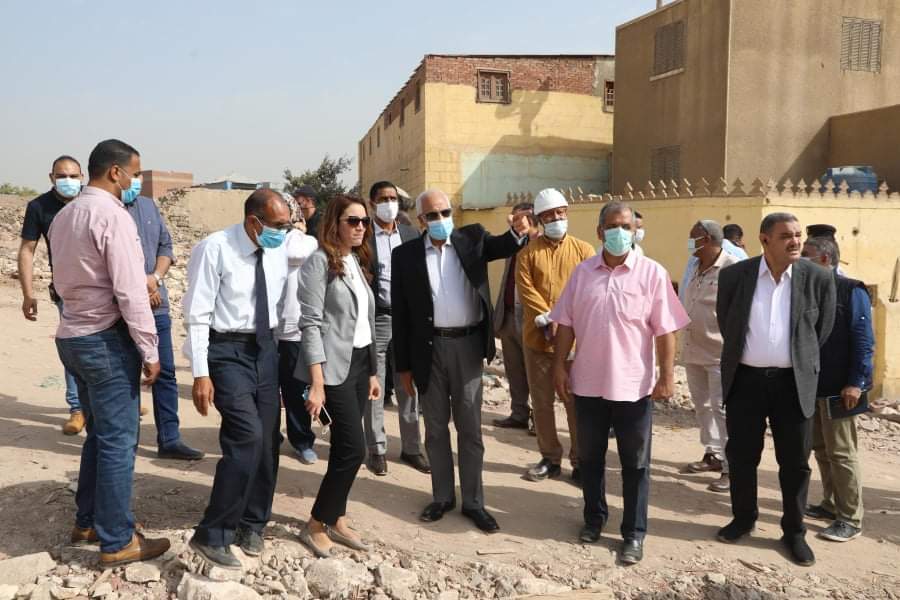 محافظ الجيزة يتابع نسب تنفيذ إزالة العقارات الغير أمنه بـسن العجوز ونقل مواطنيها للسكن الحضاري البديل

