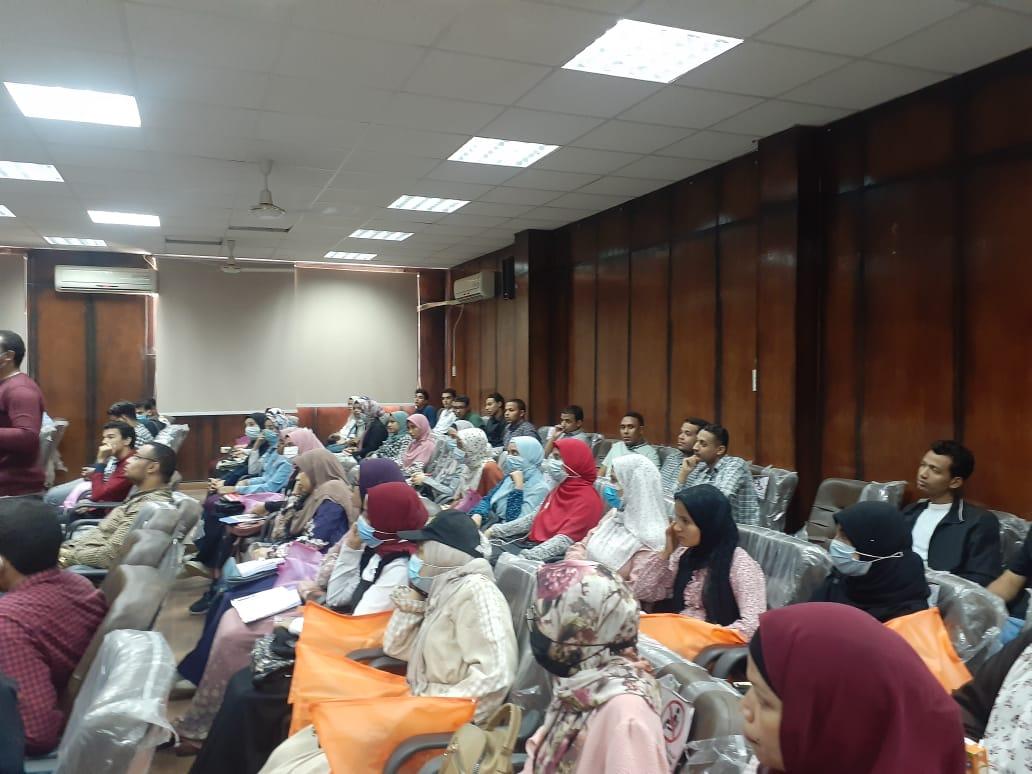 جامعة جنوب الوادى تنظم ندوة توعوية بعنوان 