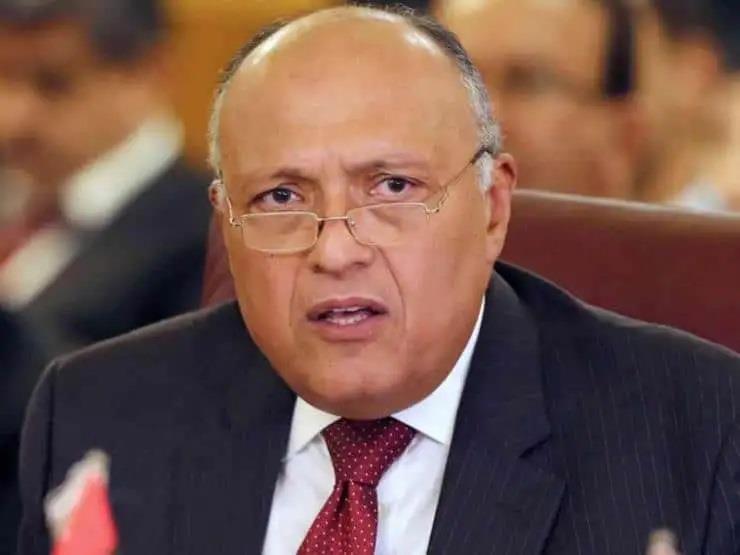 شكري يستعرض العلاقات الاستراتيجية بين مصر والولايات المتحدة مع عدد من وسائل الإعلام 