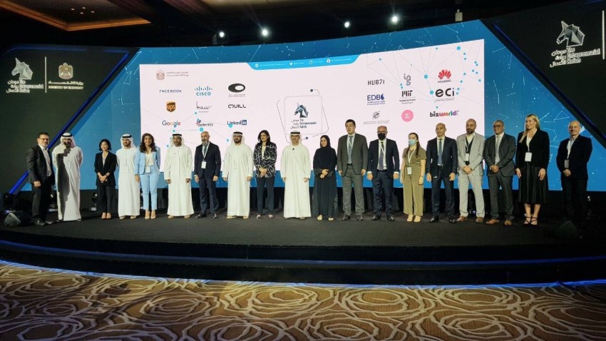 الإمارات تستهدف الوصول إلى 20 شركة مليارية عبر