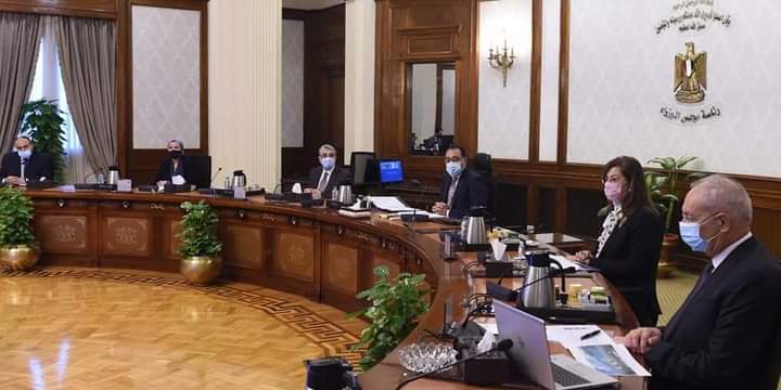 رئيس الوزراء يستعرض رؤية المنطقة الاقتصادية لقناة السويس لتوطين صناعة الهيدروجين الأخضر
