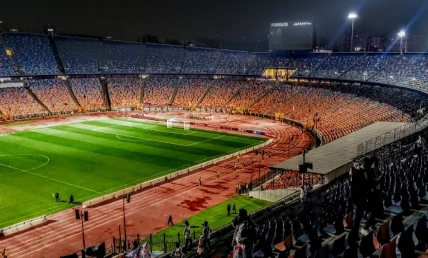 جهود أمنية مكثفة لتأمين مباراة القمة بين قطبي الكرة المصرية الأهلي والزمالك



