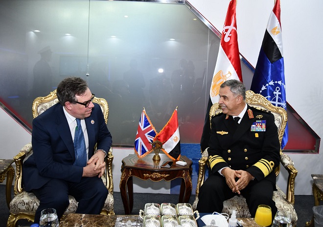 لقاءات ثنائية لقادة الأفرع الرئيسية وكبار قادة القوات المسلحة على هامش معرض إيديكس