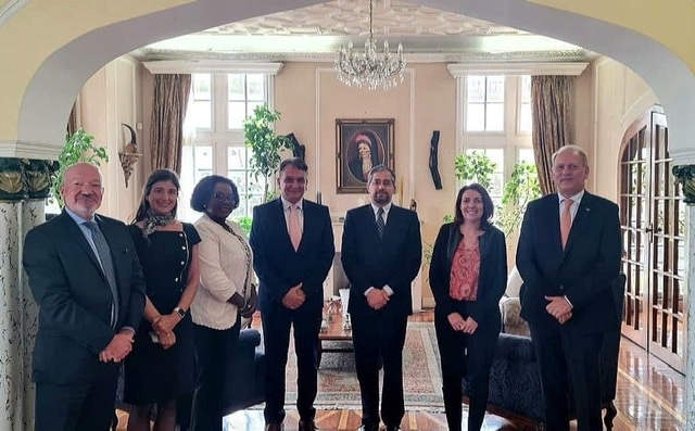 السفير المصري في كيتو يستضيف وزير الخارجية الإكوادوري