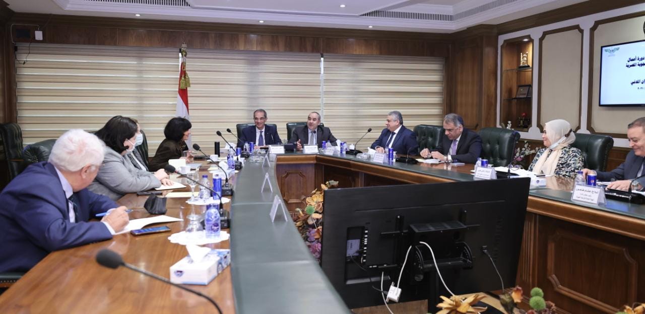 تعاون بين وزارتى الطيران والاتصالات لتنفيذ مشروعات قائمة على الذكاء الاصطناعي

