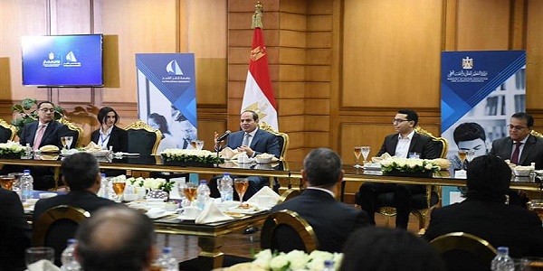 السيسي لطلاب جامعة كفر الشيخ : المدن الذكية تحتاج شباب مثلكم