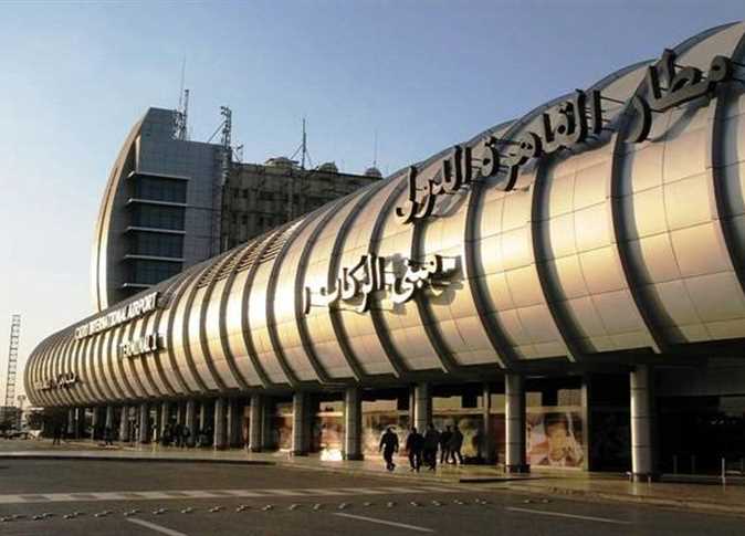 مصر للطيران تطالب المسافرين إلى باريس الحاصلين على لقاح كورونا بتقديم PCR  
