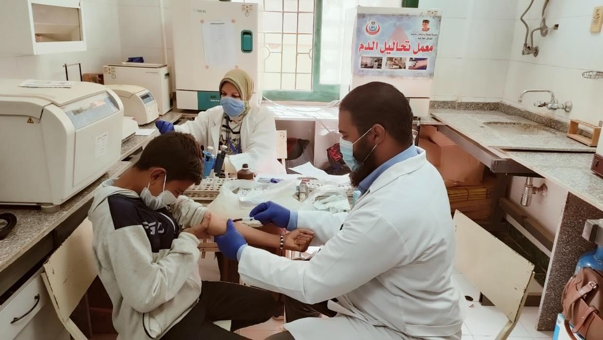 الكشف على 1704 مواطنين فى قافلة طبية بقرية دلجا بمركز ديرمواس