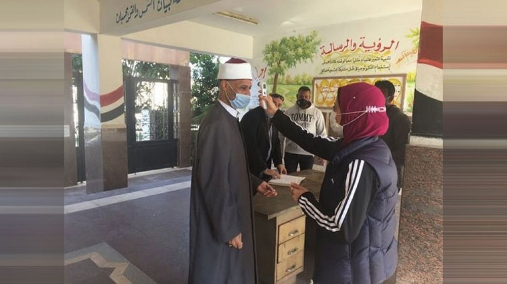 جامعة الأزهر تكشف حقيقة ما أشيع عن وفاة 3 طلاب بكورونا أثناء الامتحانات 