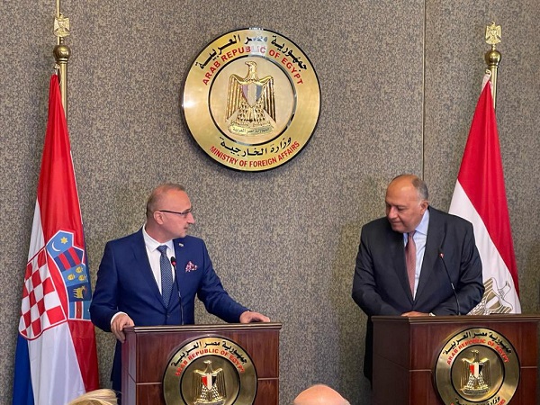 بدء المؤتمر الصحفي بين شكري ونظيره الكرواتي