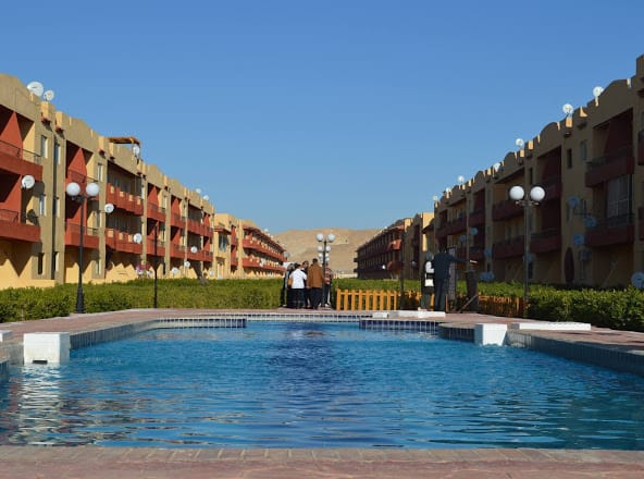 الصيف يغازل الساحل الشمالي والإسكندرية والمدن الساحلية لإنعاش مبيعات الشاليهات والشقق الفندقية