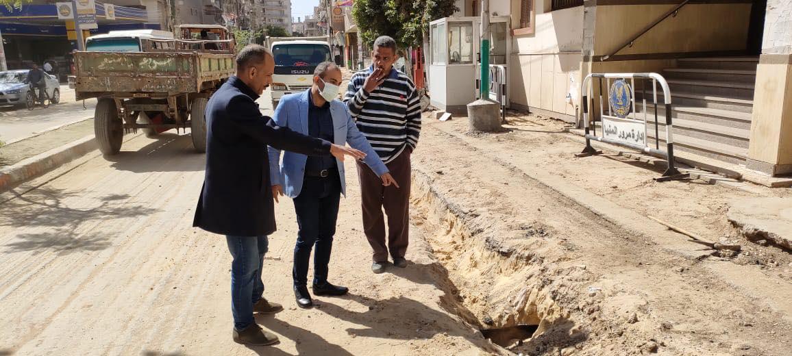 محافظ المنيا يوجه بإنجاز أعمال رصف شارع عدنان المالكي بحي شمال المدينة