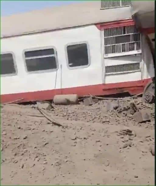 خروج قطار عن القضبان أمام مدينة طوخ بالقليوبية.. وأنباء تؤكد وجود إصابات