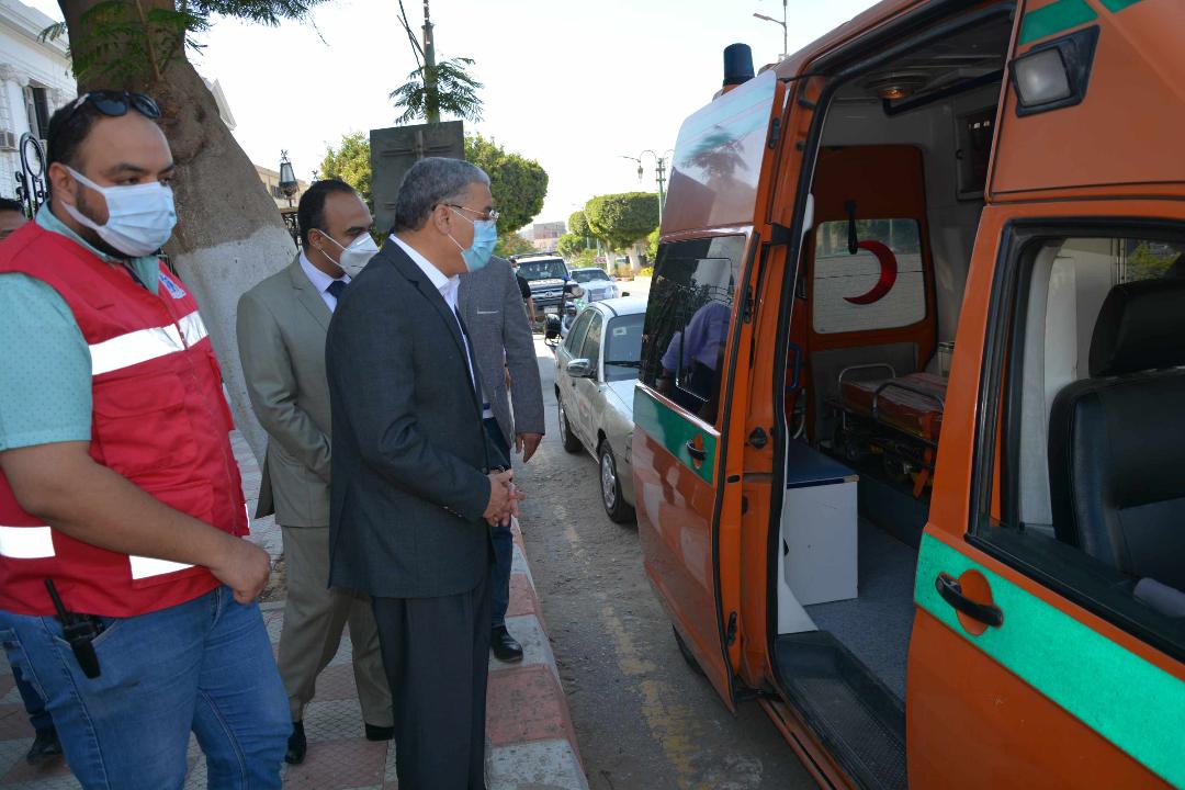 محافظ المنيا ، يشهد تفعيل خدمة توفير لقاح كورونا بالمنازل لغير القادرين على الحركة