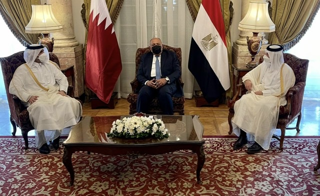 تقاصيل لقاء سامح شكري ووزير الخارجية القطري 