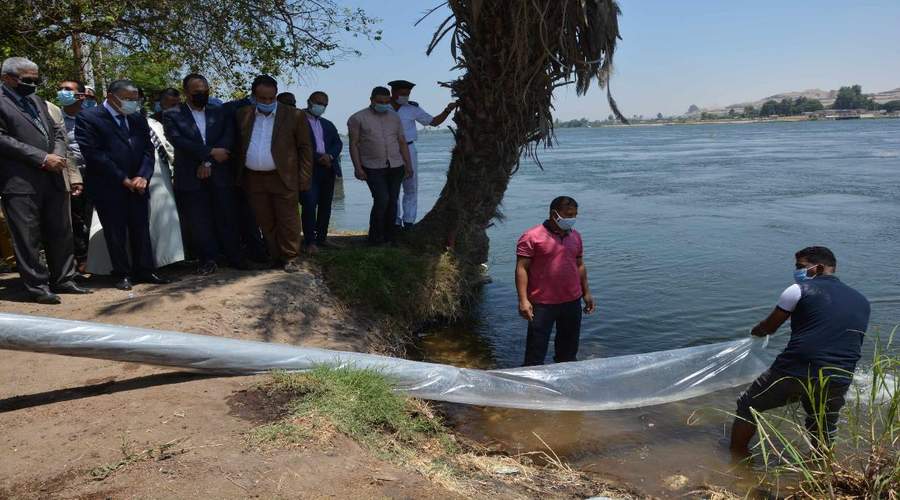 محافظ المنيا يشهد إلقاء مليون زريعة سمك بنهر النيل بمشاركة متدربي البرنامج الرئاسي