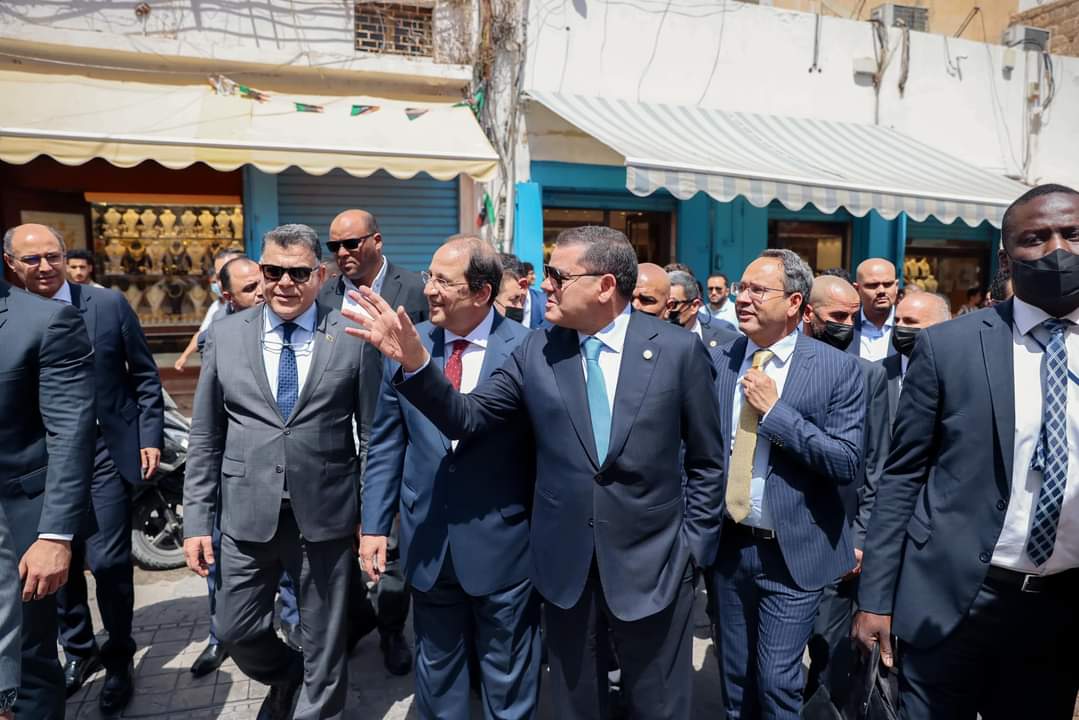الدبيبة يصطحب رئيس المخابرات العامة المصرية في جولة لأبرز معالم طرابلس