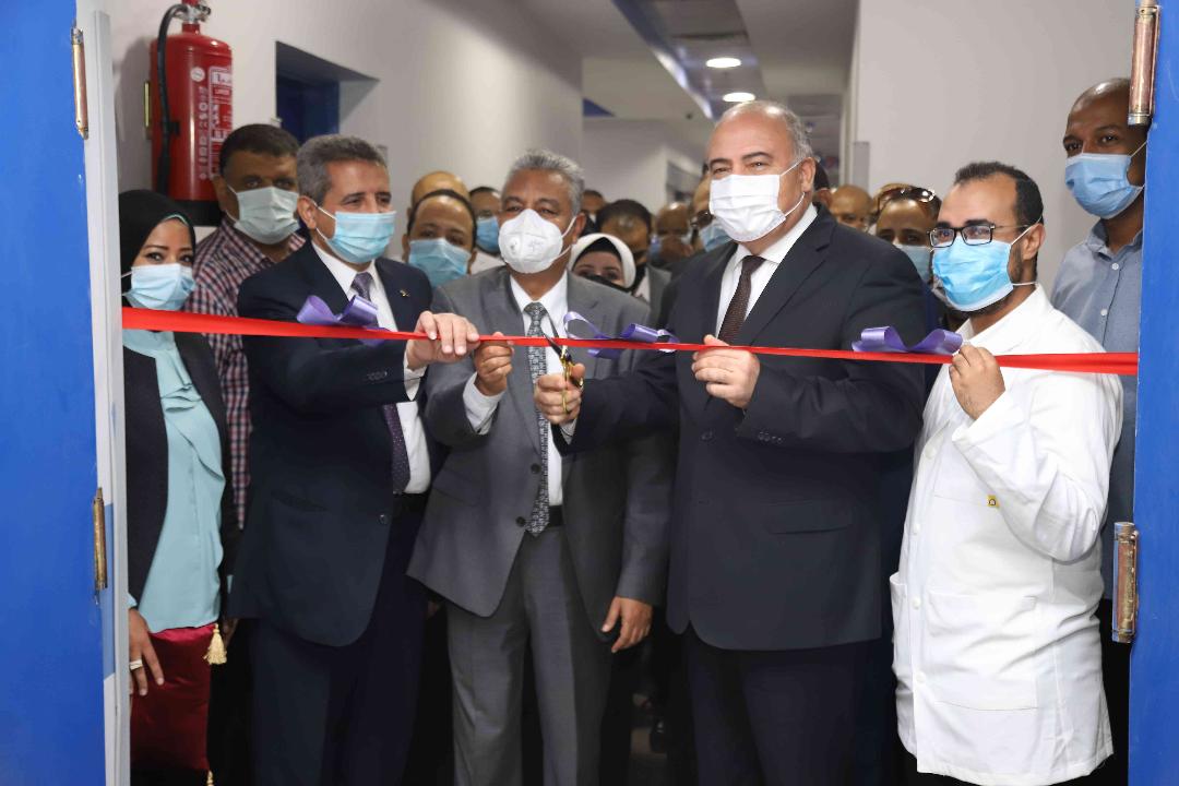 محافظ قنا ورئيس جامعة جنوب الوادي يفتتحان وحدة علاج الحروق بمستشفيات قنا الجامعية
