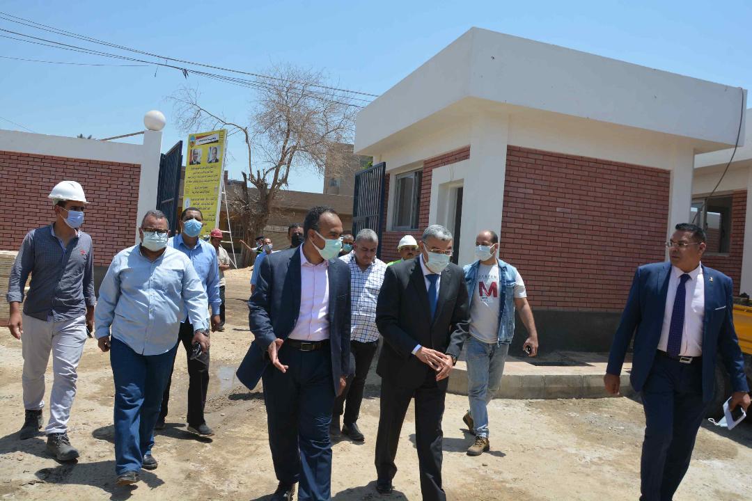 محافظ المنيا يتفقد أعمال إنشاء محطة الصرف الصحي بقرية اتليدم بمركز ابوقرقاص ضمن مبادرة حياة كريمة