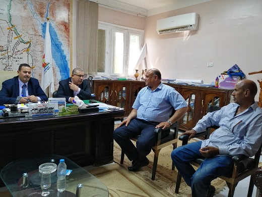 بالصور ...الزراعة تتابع منظومة الأسمدة وكارت الفلاح ومشروع حياة كريمة بمحافظة الوادي الجديد