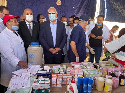 وزير الزراعة ومحافظ قنا يتفقدان مركز الخدمات الزراعية والقافلة البيطرية بالمراشدة 