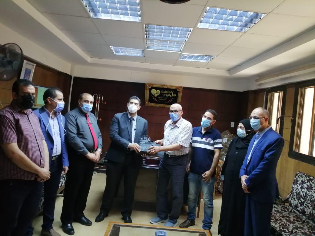  صحة المنيا تكرم المشاركين في تنفيذ أعمال المبادرات الرئاسية 