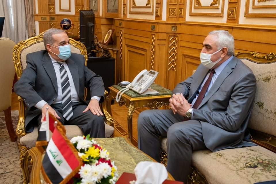 وزير الدولة للإنتاج الحربي يبحث مع السفير العراقي سبل تعزيز سبل التعاون المشترك

