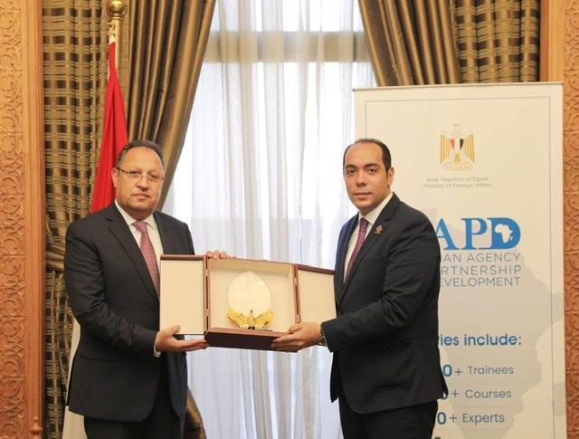 وفد تنسيقية شباب الأحزاب والسياسيين يزور مقر الوكالة المصرية للشراكة من أجل التنمية