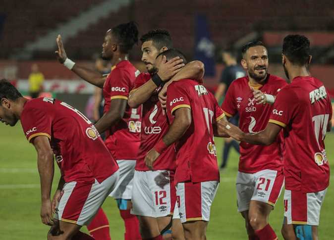 الخطيب يخصم ثلاثمائة ألف جنيه من كل لاعب بالأهلي وعضو بالجهاز الفني بعد خسارة السوبر