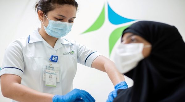 الإمارات تعلن الحرب على كورونا باللقاحات