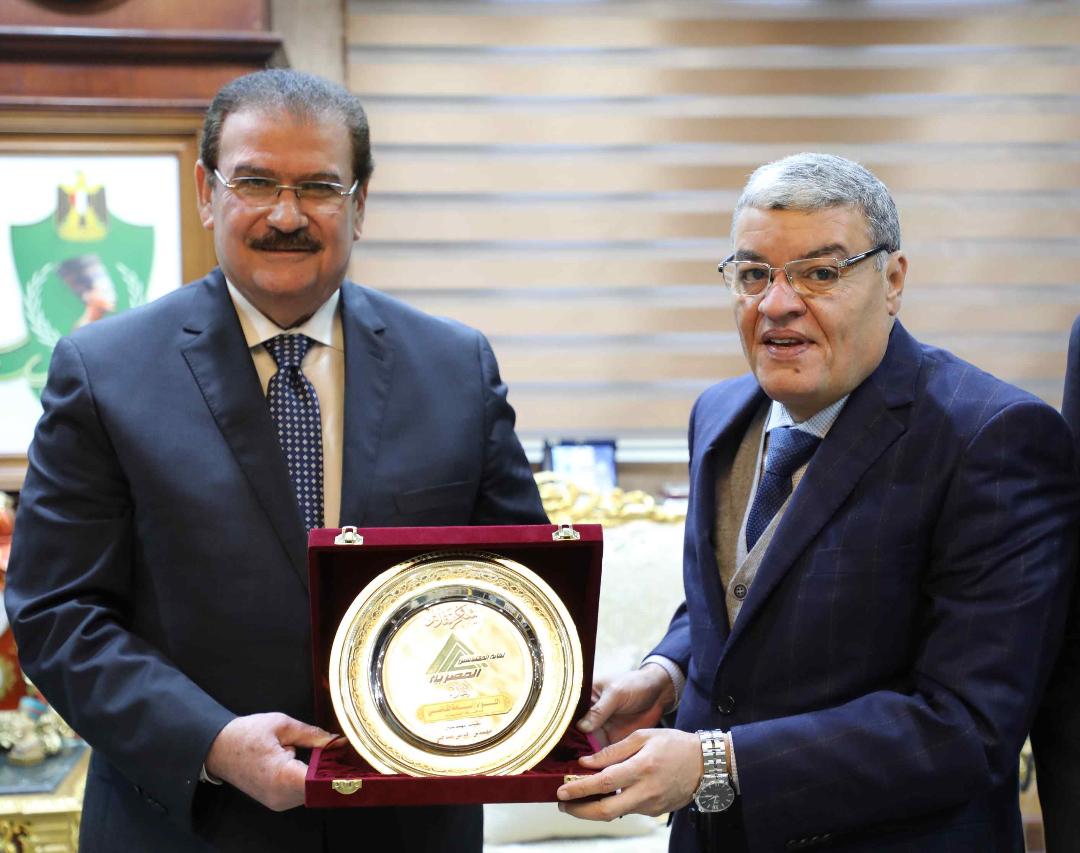 محافظ المنيا يستقبل وفد النقابة العامة للمهندسين 