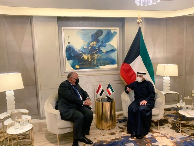 في مستهل زيارته للكويت.. وزير الخارجية يلتقي الشيخ ناصر الصباح