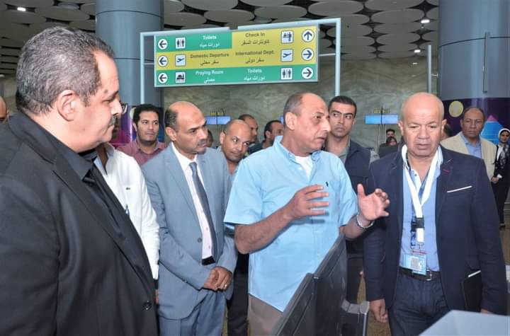 وزير الطيران يتفقد الاستعدادات النهائية لتشغيل مطار سفنكس اوائل نوفمبر


