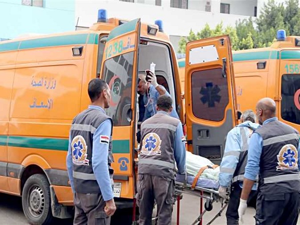 مصرع ٨ عمال  وإصابة ٢ اخرين فى حادث تصادم بين تروسيكل وسيارة نقل بالبحيرة


