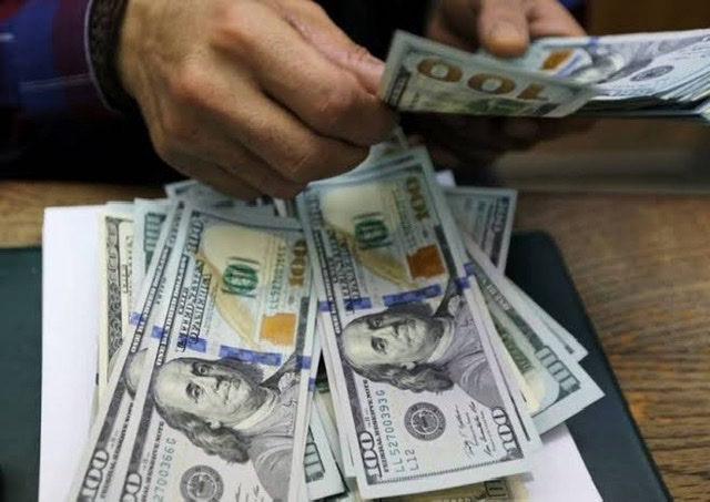 قفزة غير مسبوقة في سعر الدولار.. الأخضر يكتسح الجنية في أقل من ساعة