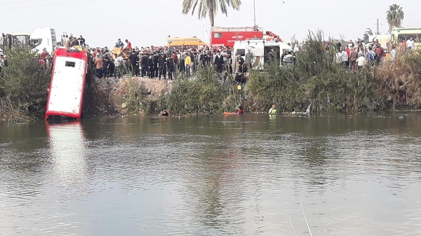 تفاصيل حادث سقوط أتوبيس بترعة البوهية، انتشال 16 جثة والبحث لا يزال جاريا