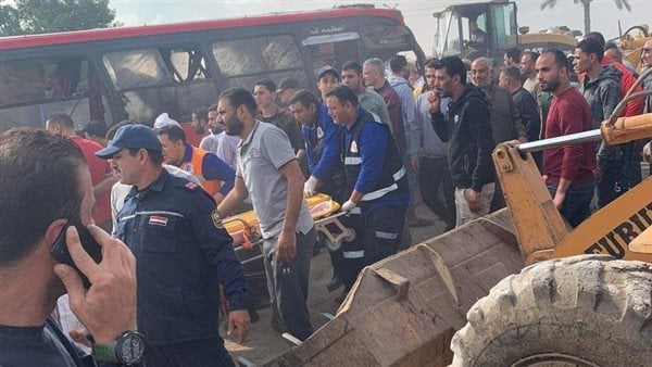 النيابة العامة تأمر بحبس سائق حافلة سقطت بالركاب في ترعة أجا بالدقهلية


