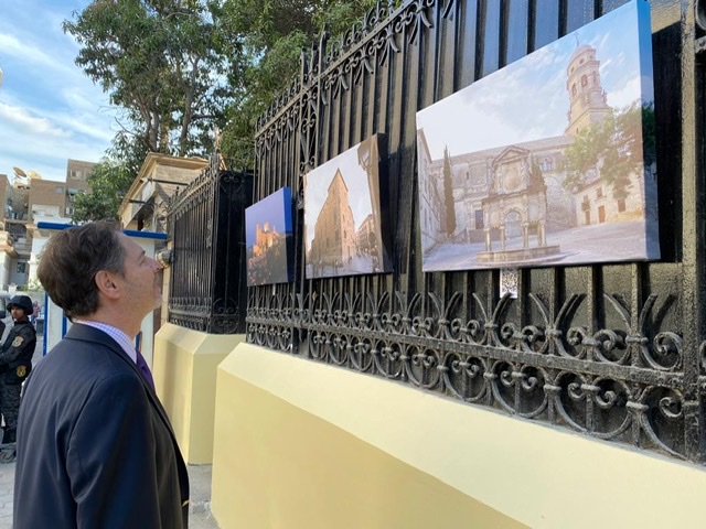 سفارة إسبانيا في مصر تحتفل بيوم التراث العالمي بإقامة معرض مفتوح في الزمالك

