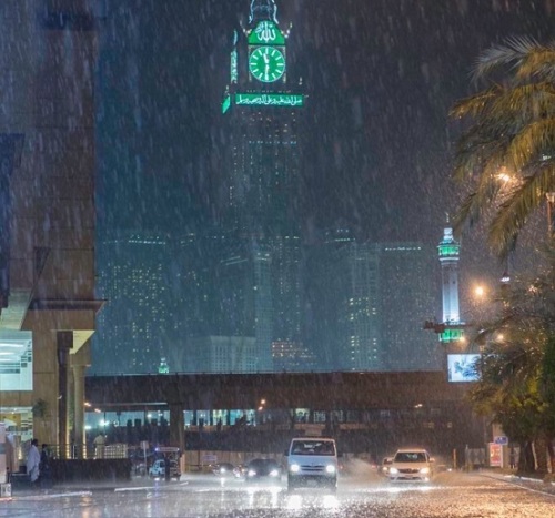 إمارة مكة تعلن عن حالتي وفاة جراء الأمطار الغزيرة