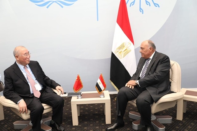 وزير الخارجية يستقبل المبعوث الصيني للمناخ بشرم الشيخ