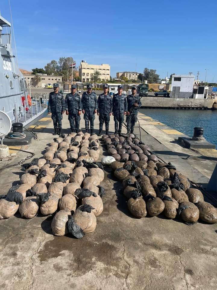 القوات البحرية تحبط محاولة تهريب مواد مخدرة فى نطاق البحر الأحمر