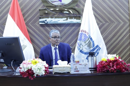 مجلس جامعة جنوب الوادى يناقش الاستعدادات لامتحانات الفصل الدراسي الاول

