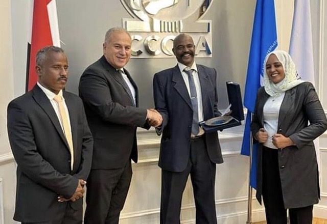 المفوض العام لمفوضية نزع السلاح يزور مركز القاهرة الدولي لتسوية النزاعات وحفظ السلام