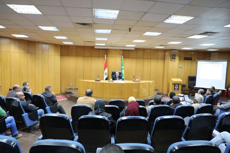 محافظ المنيا يشدد على الالتزام بالخطة الزمنية المحددة لتنفيذ مشروعات المبادرة الرئاسية 
