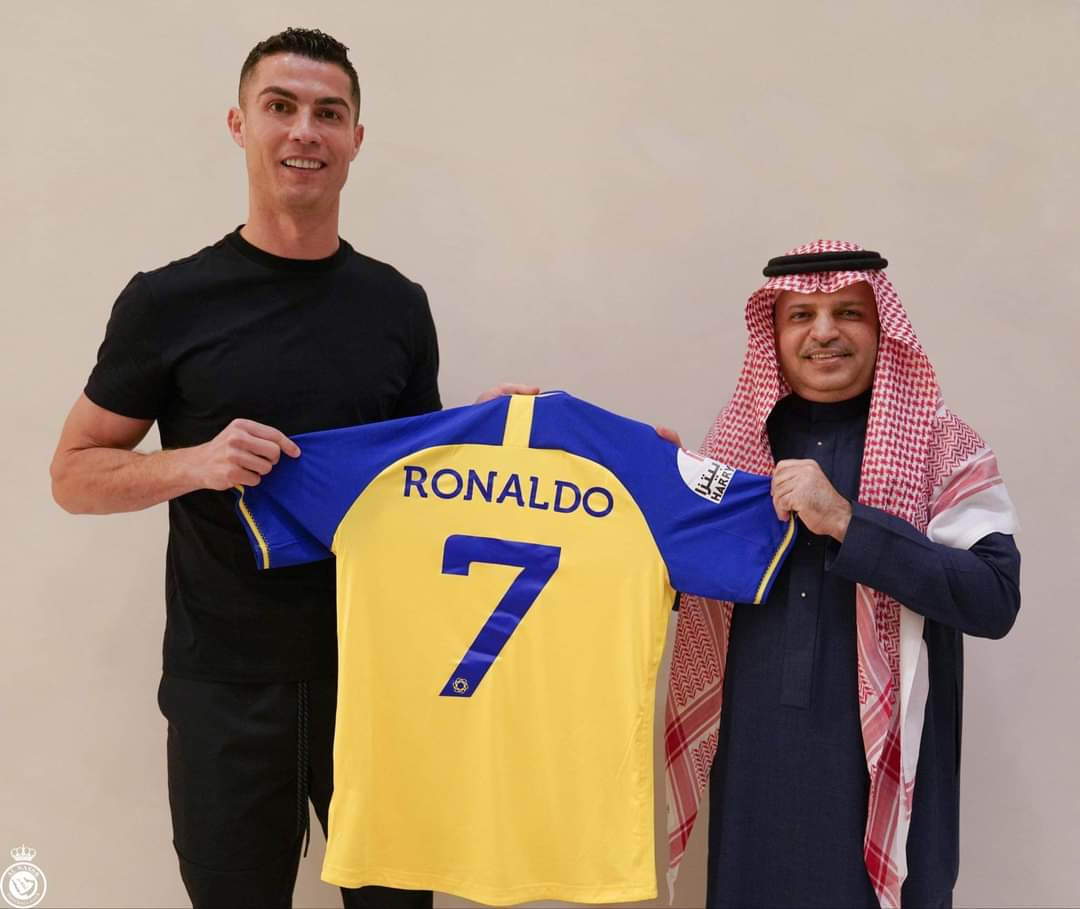 رسميًا.. النصر السعودي يعلن تعاقده مع النجم البرتغالي كريستيانو رونالدو حتى 2025

