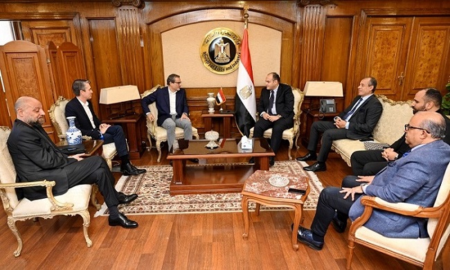 وزير الصناعة يبحث مع رئيس شركة ديور الفرنسية خطط الشركة للتواجد بالسوق المصري خلال المرحلة المقبلة