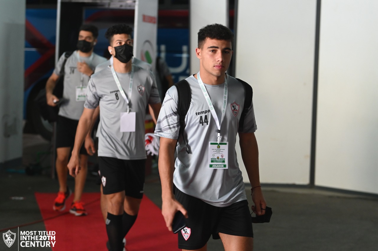 حافلة الزمالك تصل لاستاد11 نوفمبر استعدادا لمواجهة ساجرادا
