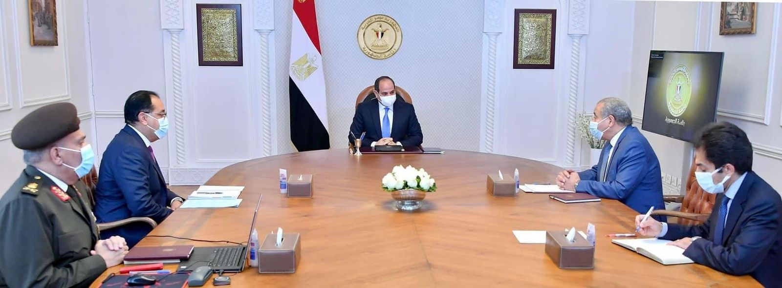 السيسي يوجه بضرورة توفير كافة السلع في جميع المنافذ بأسعار ميسرة للمواطنين
