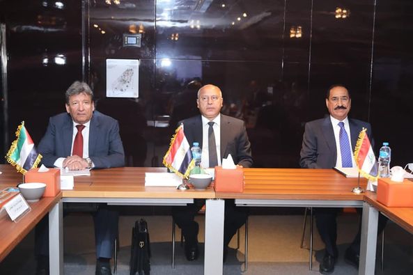 وزير النقل يترأس اجتماع الجمعية العمومية شركة الجسر العربي للملاحة بحضور نظيره الأردني والعراقي