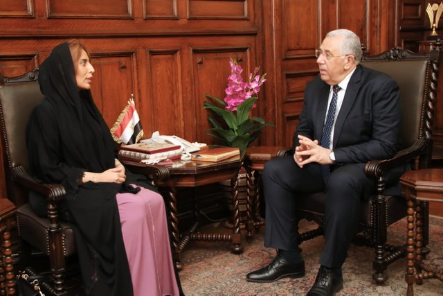 وزير الزراعة يبحث مع سفيرة  الإمارات بالقاهرة سبل التعاون الزراعي بين البلدين